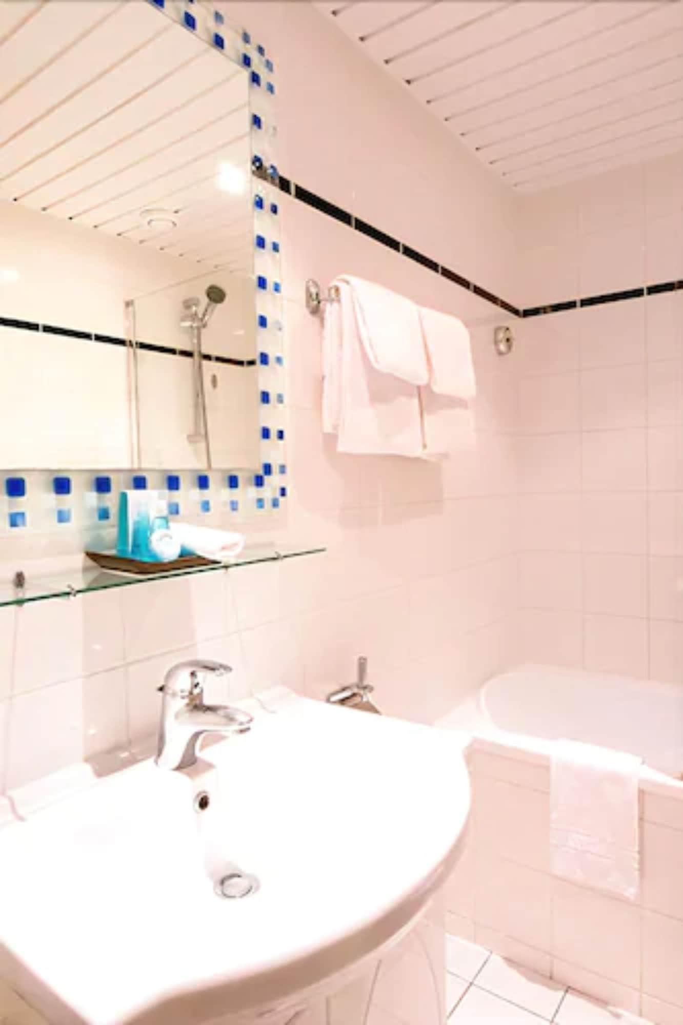Hotel Opera Deauville Париж Екстериор снимка