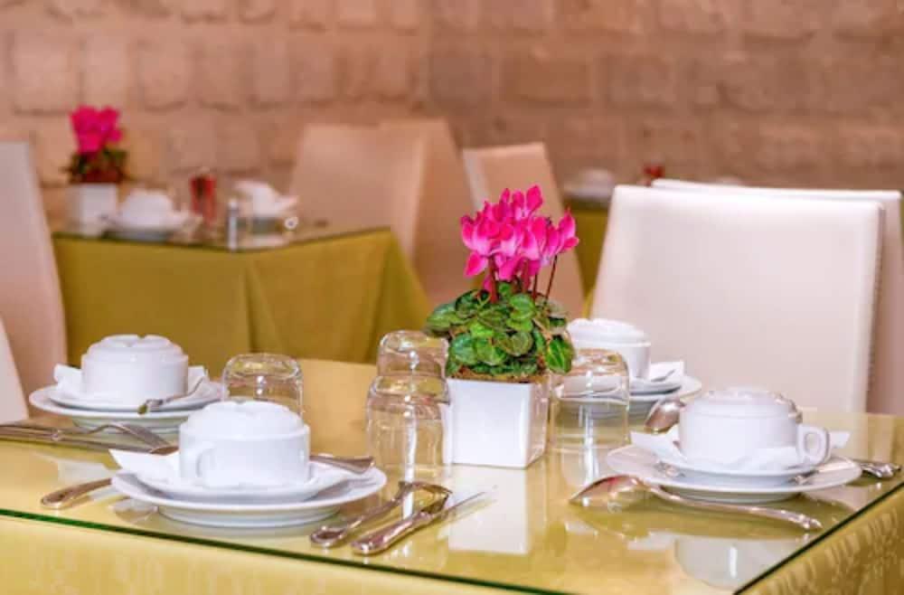 Hotel Opera Deauville Париж Екстериор снимка